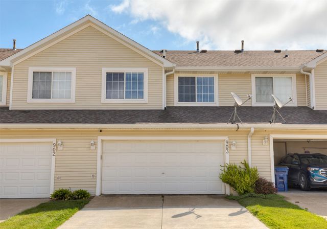 4425 Mills Civic Parkway 903, West Des Moines, IA 50265
