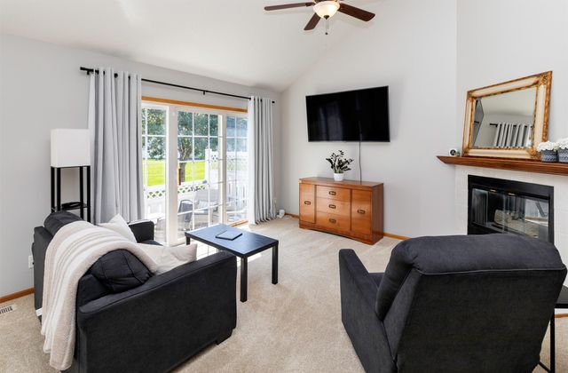 4425 Mills Civic Parkway 903, West Des Moines, IA 50265