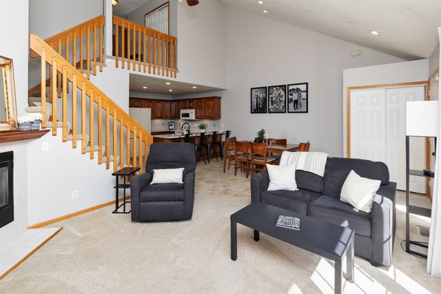 4425 Mills Civic Parkway 903, West Des Moines, IA 50265