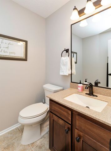 4425 Mills Civic Parkway 903, West Des Moines, IA 50265
