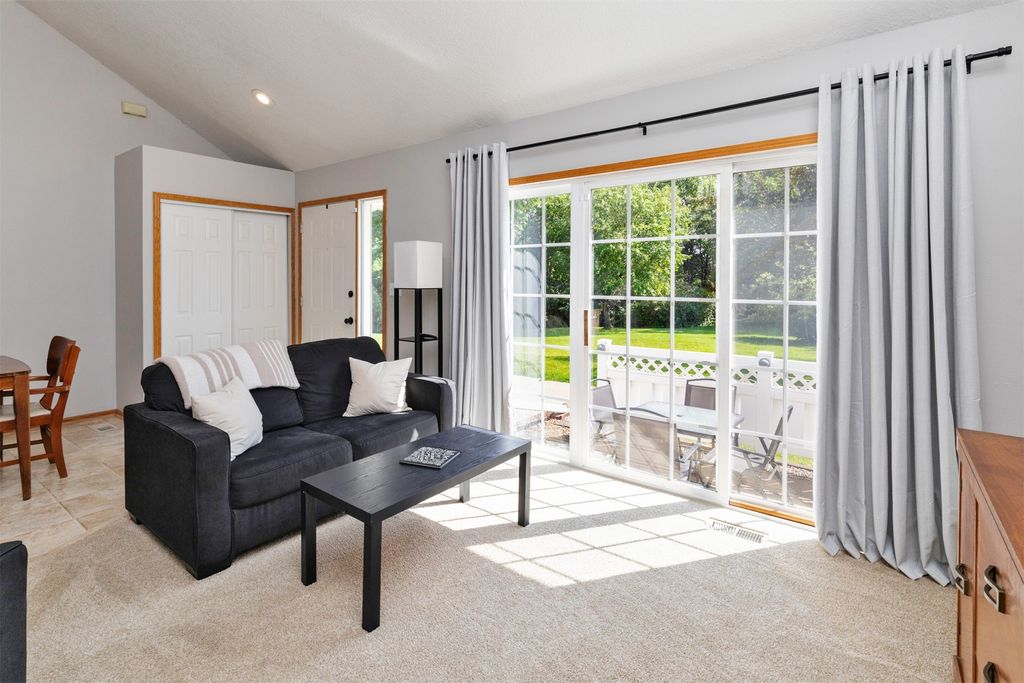 4425 Mills Civic Parkway 903, West Des Moines, IA 50265