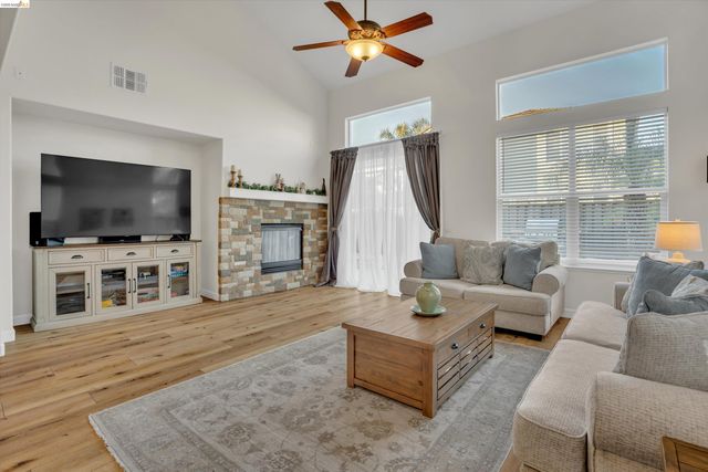 6144 Seneca Cir, Discovery Bay, CA 94505