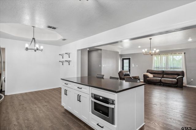 3189 W US Hwy 80, Mineola, TX 75773