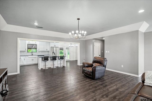 3189 W US Hwy 80, Mineola, TX 75773