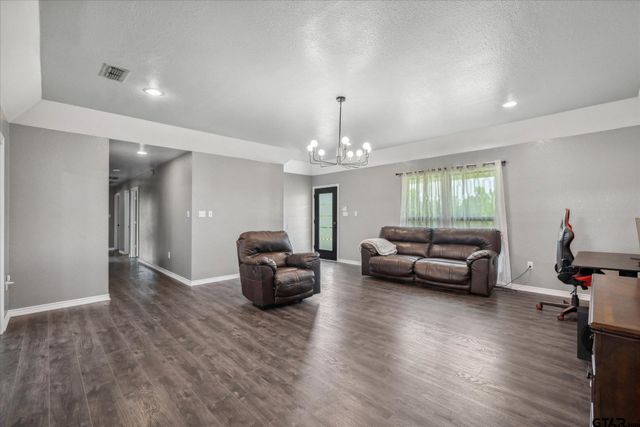3189 W US Hwy 80, Mineola, TX 75773