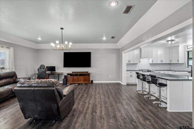 3189 W US Hwy 80, Mineola, TX 75773