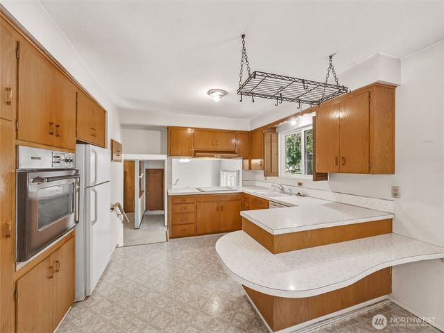 1935 SW 164th Street, Burien, WA 98166