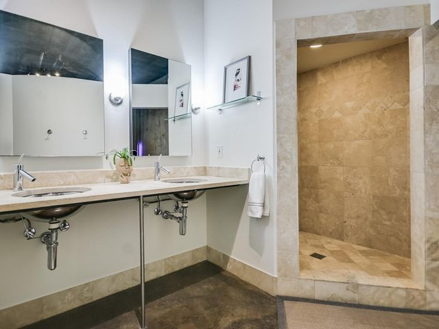 311 W 5th ST 608, Austin, TX 78701