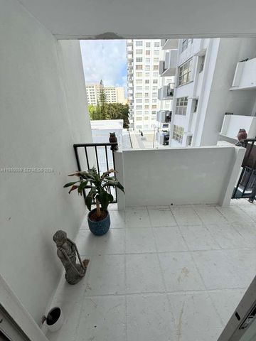 2750 NE 183rd St 606, Aventura, FL 33160