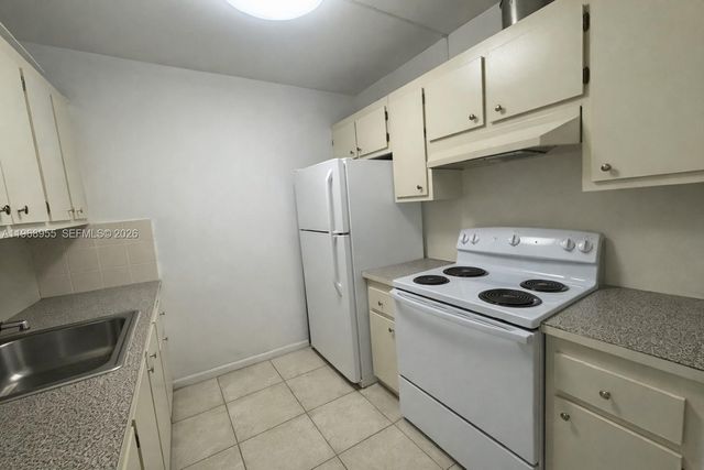 400 SW 134th Way 306F, Pembroke Pines, FL 33027