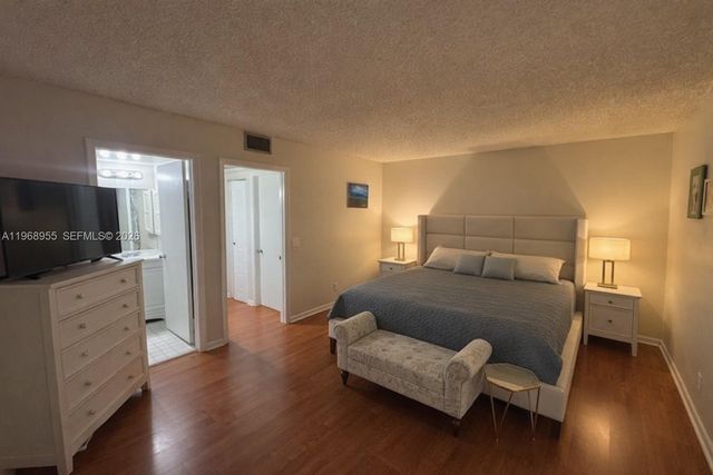 400 SW 134th Way 306F, Pembroke Pines, FL 33027