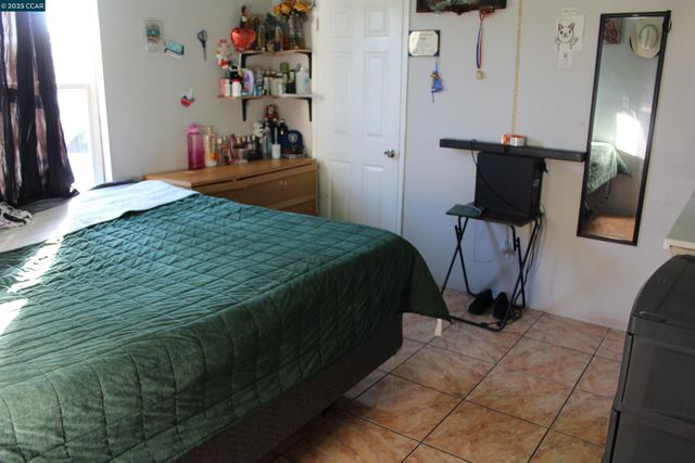 747 9th, Richmond, CA 94801