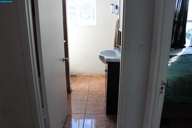 747 9th, Richmond, CA 94801