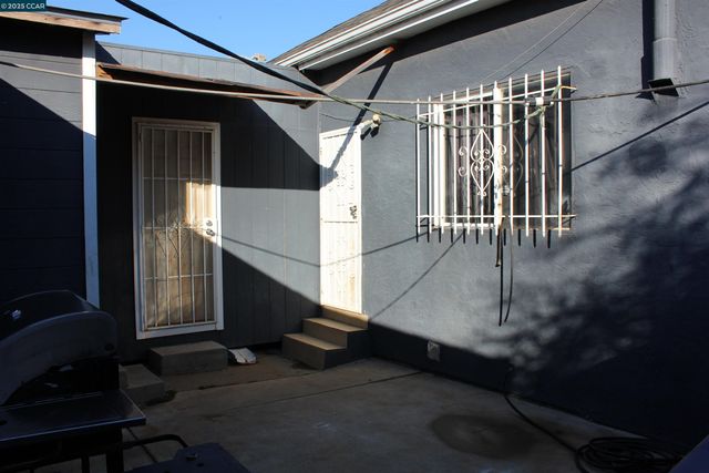 747 9th, Richmond, CA 94801