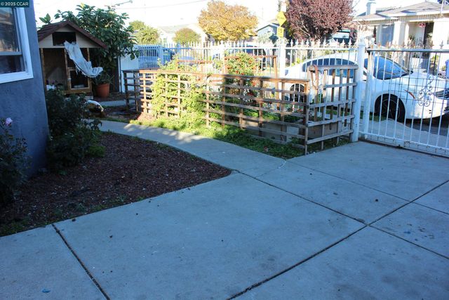 747 9th, Richmond, CA 94801