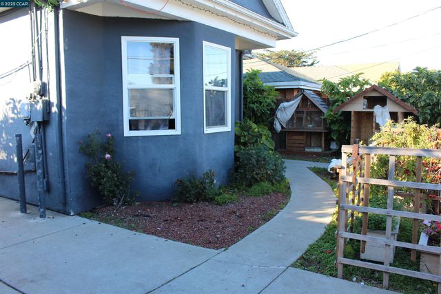 747 9th, Richmond, CA 94801