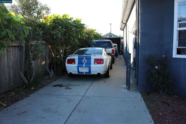 747 9th, Richmond, CA 94801