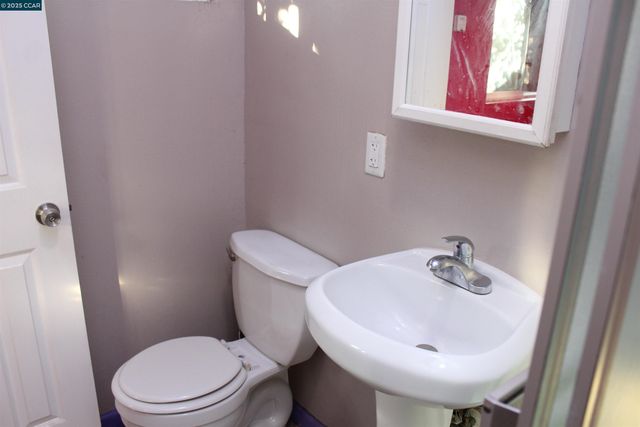 747 9th, Richmond, CA 94801