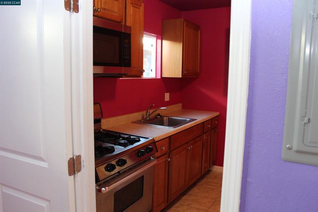 747 9th, Richmond, CA 94801