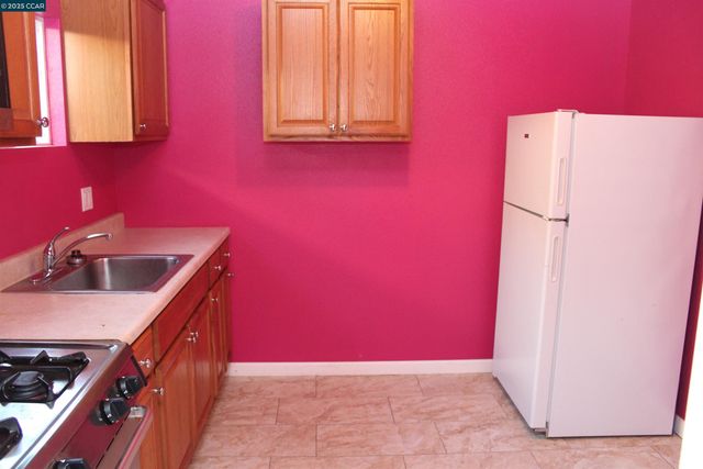 747 9th, Richmond, CA 94801