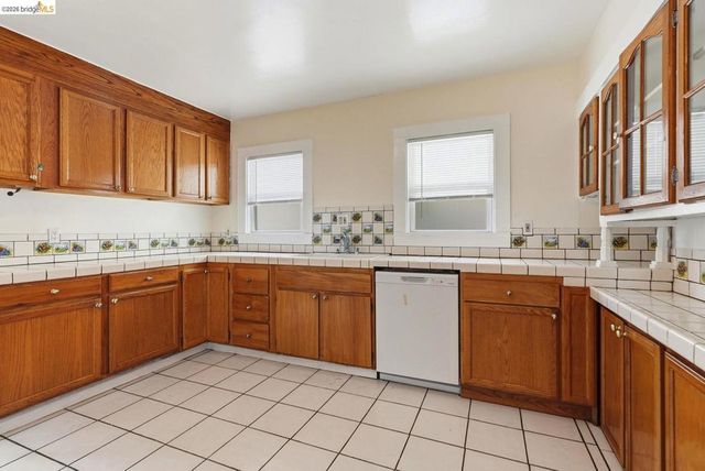 5362 Foothill BLVD, Oakland, CA 94601