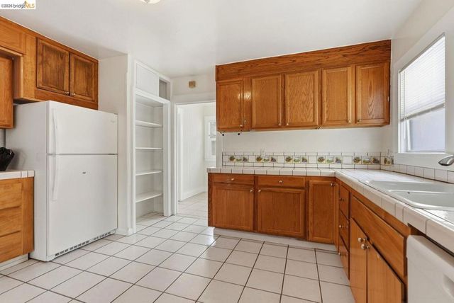 5362 Foothill BLVD, Oakland, CA 94601