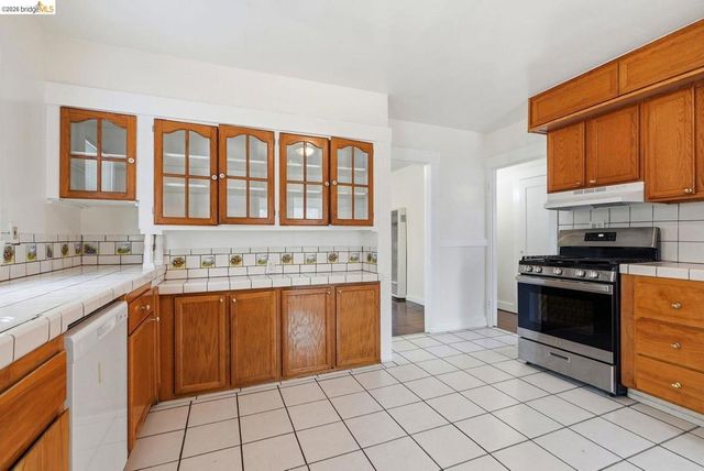 5362 Foothill BLVD, Oakland, CA 94601