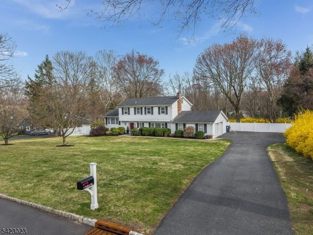 4 Babbitt Rd, Mendham Boro, NJ 07945