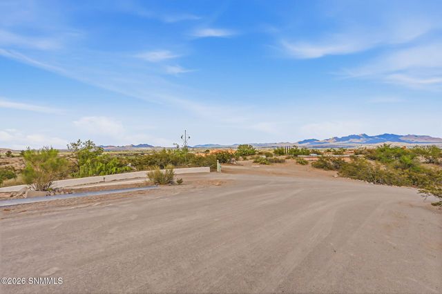 6805 Cottontail Lane, Las Cruces, NM 88005