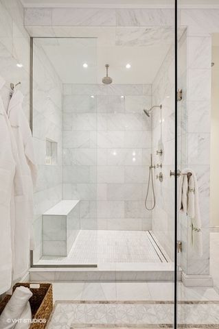 435 N Michigan Avenue 701, Chicago, IL 60611