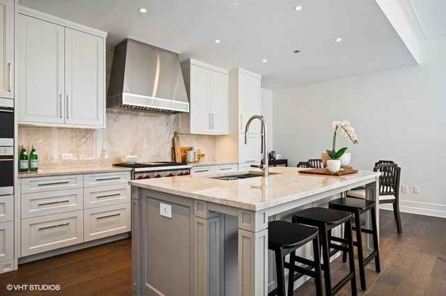 435 N Michigan Avenue 701, Chicago, IL 60611
