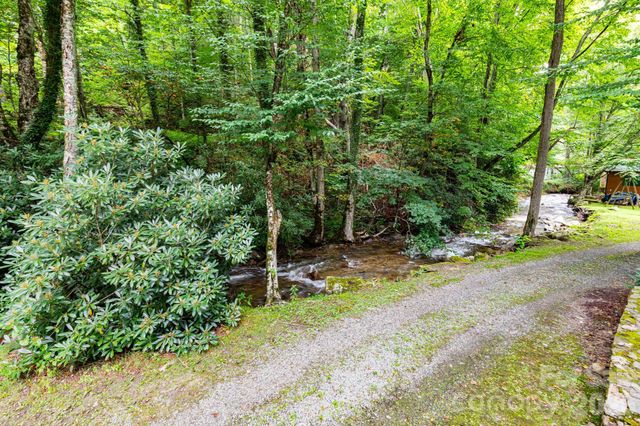 107 Cabin Fever Trail, Maggie Valley, NC 28751