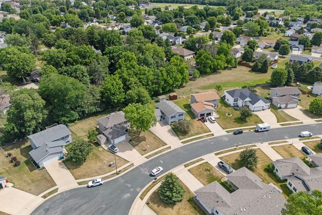 114 Lillie Lane SE, Pine Island, MN 55963