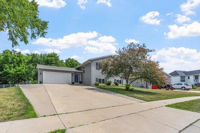 114 Lillie Lane SE, Pine Island, MN 55963