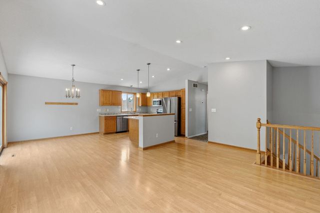 114 Lillie Lane SE, Pine Island, MN 55963