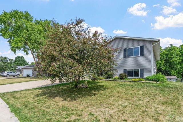 114 Lillie Lane SE, Pine Island, MN 55963