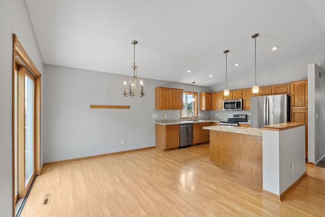 114 Lillie Lane SE, Pine Island, MN 55963