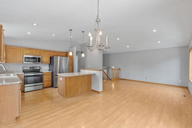 114 Lillie Lane SE, Pine Island, MN 55963