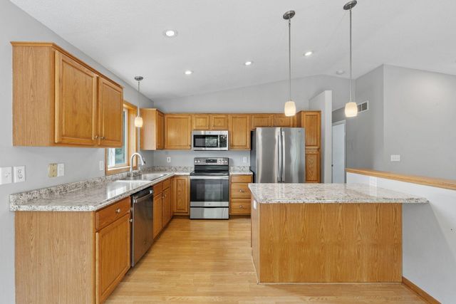 114 Lillie Lane SE, Pine Island, MN 55963