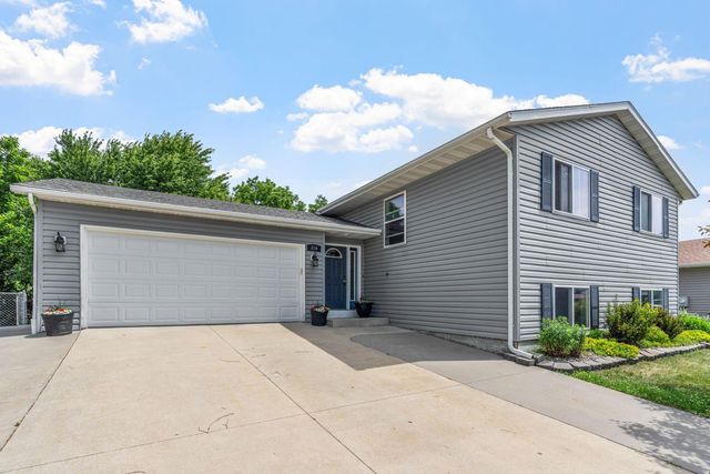 114 Lillie Lane SE, Pine Island, MN 55963