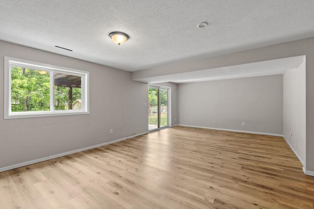 114 Lillie Lane SE, Pine Island, MN 55963