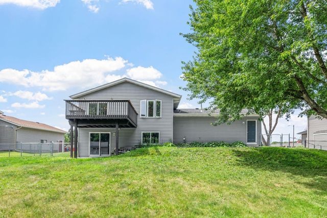114 Lillie Lane SE, Pine Island, MN 55963