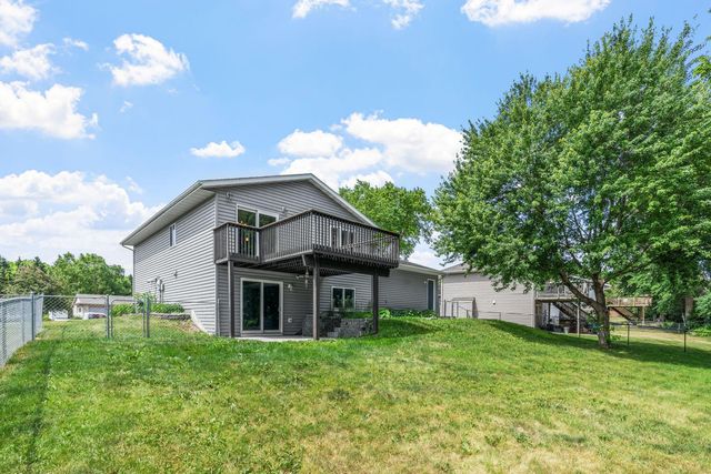114 Lillie Lane SE, Pine Island, MN 55963