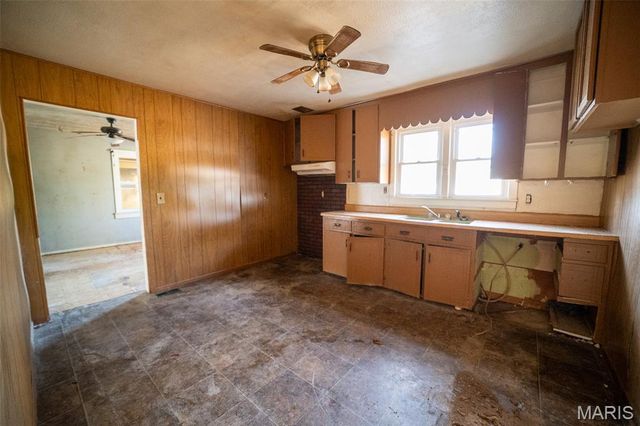 28 Park Street, Farmington, MO 63640