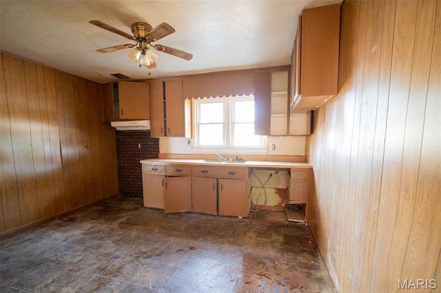 28 Park Street, Farmington, MO 63640