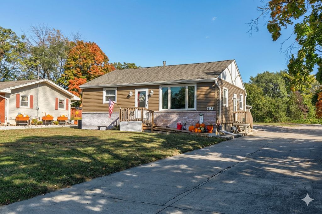 705 17th Avenue SW, Altoona, IA 50009