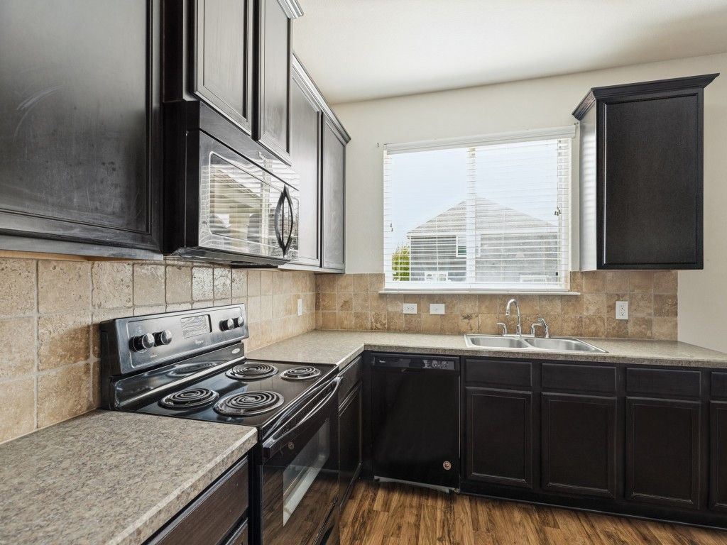 8908 Cranston Court, Providence Village, TX 76227 — photo 4