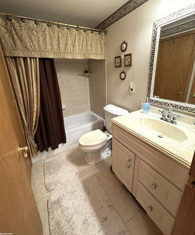 24059 Grange Street, Clinton Township, MI 48036