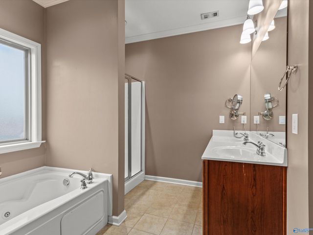 14433 Royal St George, Athens, AL 35613