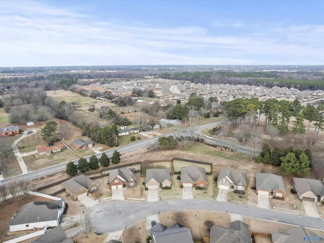 14433 Royal St George, Athens, AL 35613